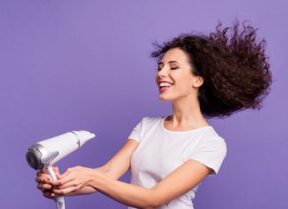 Asciugatura e Capelli Ricci: a testa in su o a testa in giù? Asciugatura Capelli Ricci