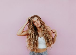 Come massaggiare i tuoi capelli ricci Massaggiare i Capelli Ricci
