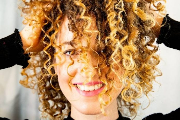 Capelli ricci crespi, le 3 cose da non fare